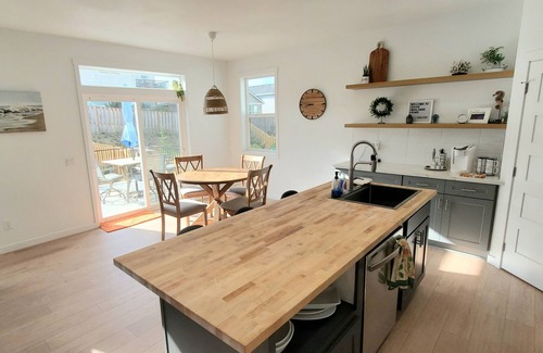 Netarts House | New Modern Ocean Highlands House