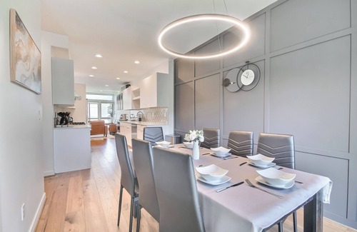 Alki House | New Modern Retreat in Alki Beach 3-bedroom house in enchanting Seattle