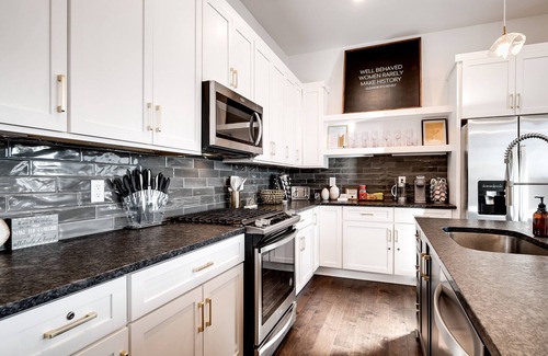 East Hill House | NEW! Nashville Vibes (4-Bedroom Townhouse) - Pets Allowed