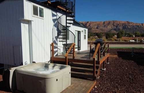 Apple Valley Apartment | NEW Nook Tiny Home with Deck, Firepit, Skylights