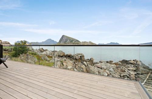 Flakstad House | New Northern Light Lodge
