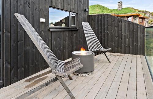 Flakstad House | New Northern Light Lodge