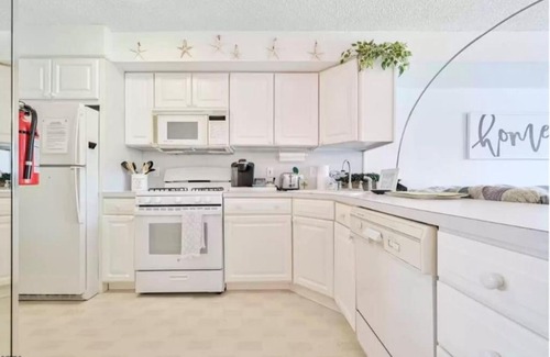 Brigantine Apartment | New Ocean Front Couples Family Retreat Close2AC