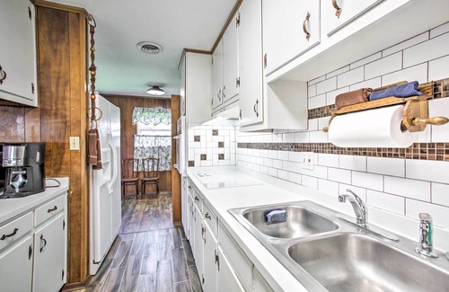 Old Aurora House | New Orleans Getaway ~ 7 Mi to French Quarter!
