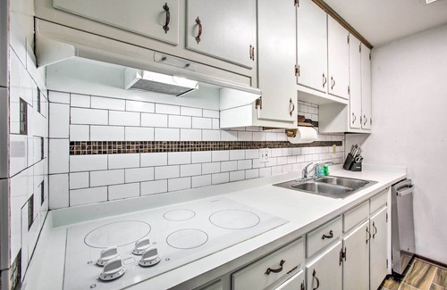 Old Aurora House | New Orleans Getaway ~ 7 Mi to French Quarter!