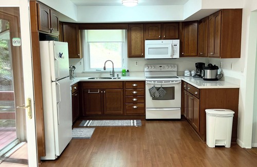 Millerton House | New owner special - The House of Maples: 3 bedroom + 2.5 bath in Millerton NY