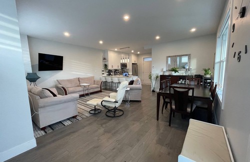 Okanagan-Similkameen House | New Penticton town house - Central location