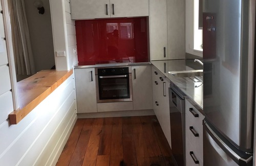 New Plymouth Cottage | New Plymouth Central and Charming