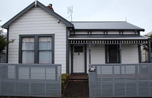 New Plymouth Cottage | New Plymouth Central and Charming