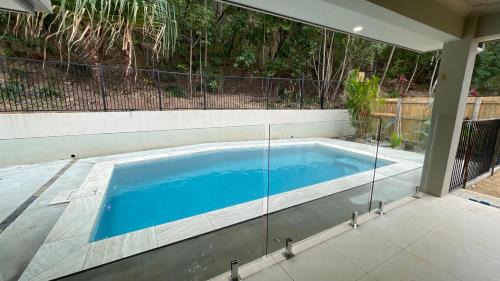Trinity Beach House | New Pool Now Open! - Trinity Beach Haven - Luxury 4 bedroom home, Steps to the Beach, Surrounded by Mountains