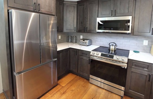 West Dover Ski Chalet | NEW Private Chalet - 4 mins to Mt Snow