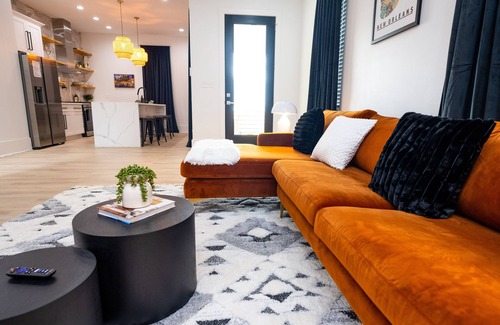 Tulane - Gravier House | New Property 5bedroom 3bathroom Near the French Quarter, Caesars Superdome