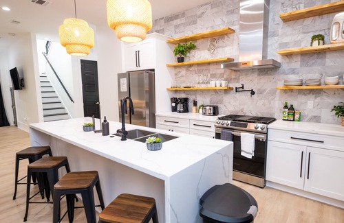 Tulane - Gravier House | New Property 5bedroom 3bathroom Near the French Quarter, Caesars Superdome
