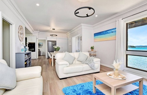 Silverwater House | New Property Silverwater Serenity Shores Absolute Waterfront On The Lake