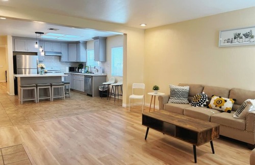 Victorville House | New Remodel Modern Heartwarming House