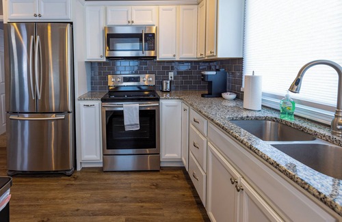 Portage Lakes House | New! Remodeled waterfront home in Portage Lakes! Close to Everything!