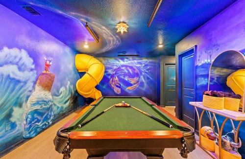 Four Corners House | New Resort Private Pool & Spa Outdoor Theater Game Room Minutes to Disney World