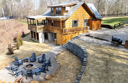 Rogers Cabin | NEW Rock-N-Roll themed cabin in Red River Gorge KY