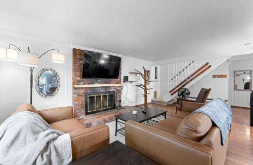 McCall House | New! Sanctuary at Payette Lake - remodeled - close to town - pet friendly