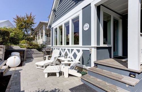 Seabrook House | *New* Seabrook's Woodland Cottage: Dog Friendly!