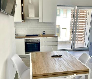 Alba Adriatica Apartment | NEW Seaside Luxury Suite 2 Camere, 2 Bagni, Box Auto Gratuito2 Bdr, 2 Bathrooms Free Indoor Parking
