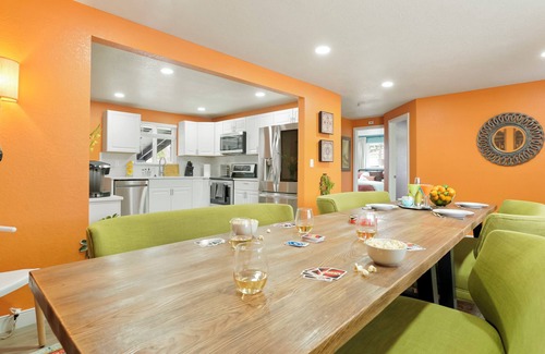 Westminster House | New + Spacious 5-bedroom house with hot-tub, games, and much more!
