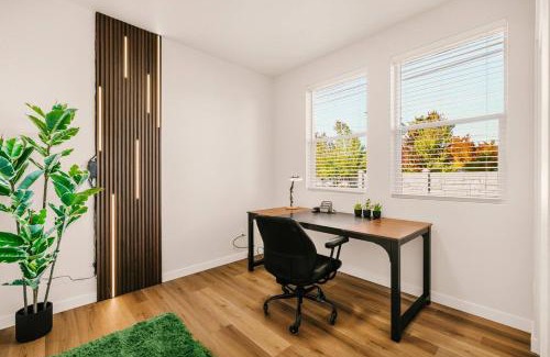 Gresham House | New Spacious Evergreen Home For Family Getaways