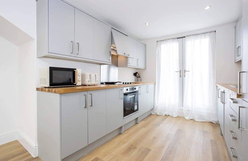 Walkden Apartment | NEW! Spacious Flat in Greater Manchester, Sleeps 4