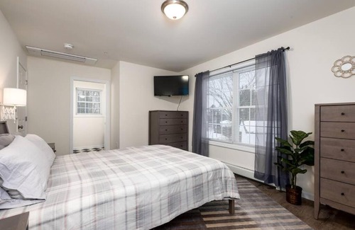 Rosemont Apartment | New Spacious Home Near Old Port and Downtown Portland