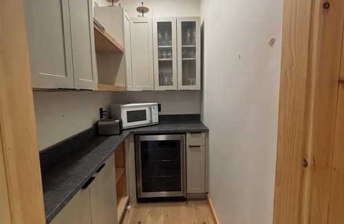 Stratton House | NEW Stratton Ski Home- 10 minute drive to BOTH Stratton & Mount Snow!