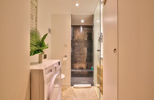 Quartier Sainte-Avoye Apartment | New Stunning 4 Bdrs Apt, With AC – Le Marais