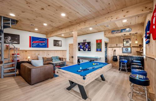 Ellicottville House | New & Stunning Chalet! Reno'd, Hot-Tub, Barrel Sauna, Slope Views, Fire Pit