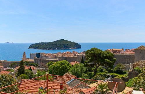 Gornji Kono Apartment | New & Stunning Views in Luxury 5* Divona Apartment
