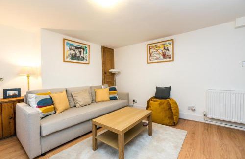 New Cross Apartment | NEW Stylish 1 Bedroom Flat with Garden | London