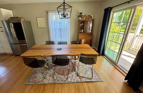 South Portland House | New: Stylish 4BR Retreat, Dog-Friendly Comfort, Close to Portland & Beaches