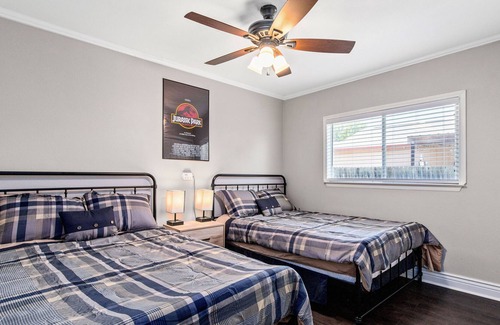 Heritage House | NEW! Stylish home close to BMT/Seaworld/Lackland