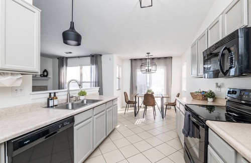 Noblesville House | NEW! Stylish Ranch near Grand Park/Westfield w/all the Extras! Sleeps 10!