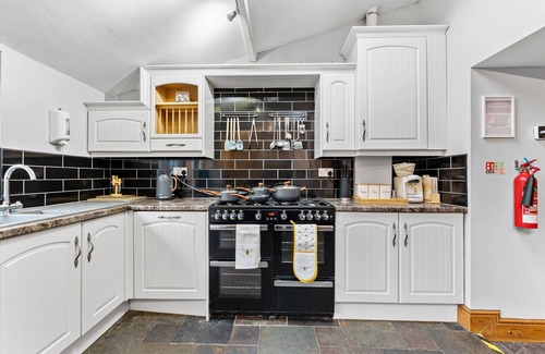 Robin Hood's Bay Condo | NEW- The 7 Bed Manor Of Robin Hoods Bay