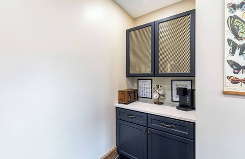 Covington House | NEW! The Covington Cottage, a cozy getaway in charming, historic Covington, KY