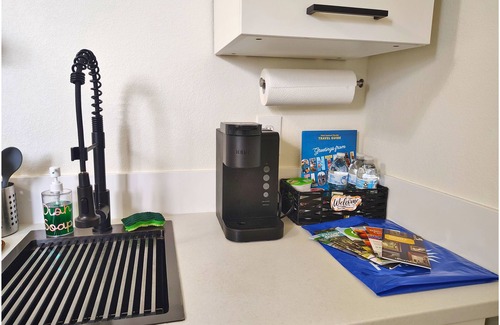 Bridgeford Crossing Apartment | NEW Tiny Studio with Kitchen. 25 min to theme parks.