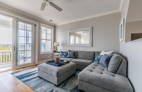 Bonito Boathouses House | New to rental market! Overlooking marina on Fripp Island