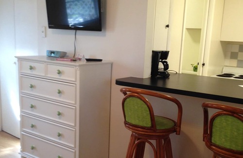 Jensen Beach Cottage | New to the Market! Close to Beaches, Sailing Center & Langford Park!