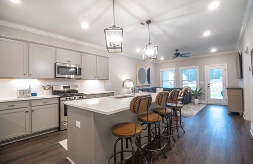 Auburn - Opelika House | New Townhouse w/Game Room & Nintendo 64 - Right Off 280
