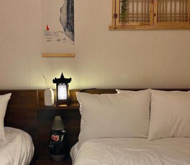 Gwanak-gu Apartment | #New #Traditional mood #Line2 Sillim station walk 10min, Hongdae Gangnam 20min #3Bed 3AC Netflix #쉼온유 stay