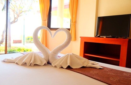 Khlong Khut Hotel | New Travel Beach Resort