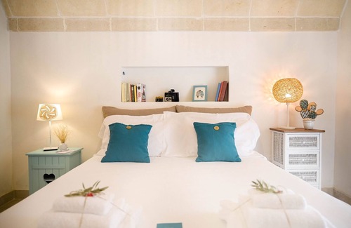 Villa Castelli Villa | New Trullo Delori with Infinity Pool