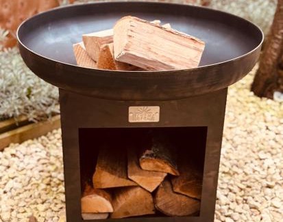 Wigston House | New, unique, tiny house with garden