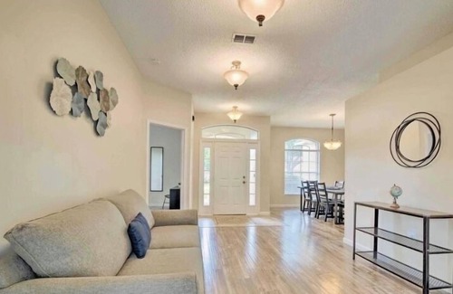 Minneola House | New! Vacation Home ~LED Hot Tub~ Paved Fireplace