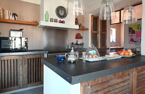Chateauneuf-de-Gadagne Villa | New: Village House in a Mas