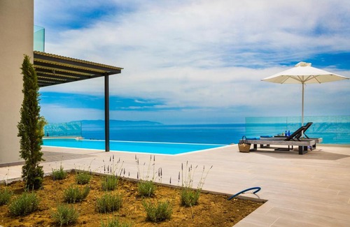 Mousata Villa | New Villa Blue with private pool at Trapezaki